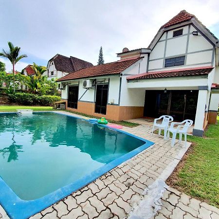 Melaka Afamosa Villa With Private Pool For 10 Pax Алор-Гаджах Экстерьер фото